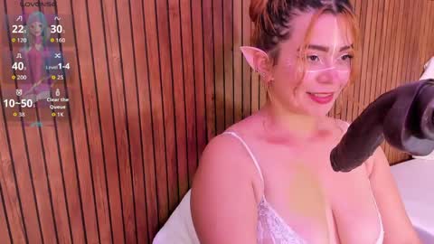 Nicolle online show from April 14, 6:44 pm