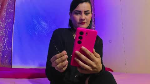 nicolle gomes online show from April 28, 2:20 am