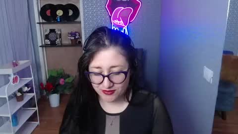 Nicolle  online show from July 28, 11:39 am