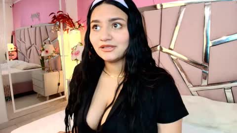 nicollevsconttei online show from November 27, 1:52 pm