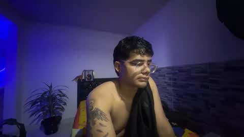 nicvelez22 online show from March 20, 4:06 am