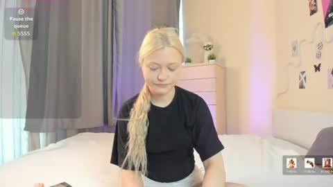 Hannah help me get 50 thumbs up online show from July 2, 5:12 am