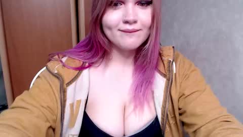 Snapshot of night_shine chatting on October 3, 3:37 am night_shine online show from October 3, 3:37 am