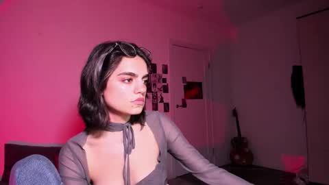 Daisy online show from December 21, 6:25 pm