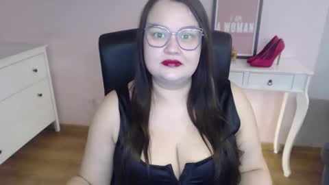 Holly online show from February 5, 7:01 am