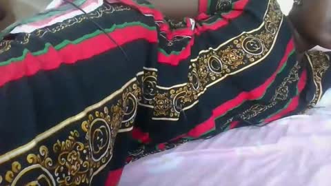 bubbly online show from December 4, 6:51 pm