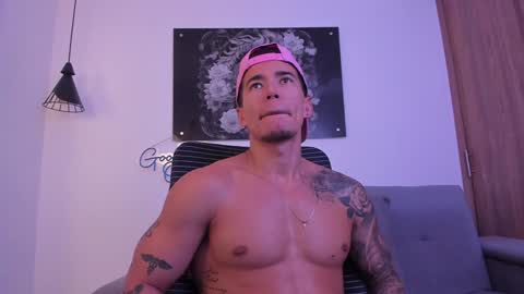 Niick online show from December 26, 1:18 am