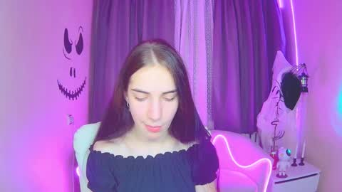 nikastarkk online show from October 31, 7:47 pm