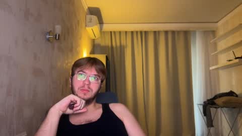 Snapshot of nikceline chatting on October 31, 6:47 am Celine online show from October 31, 6:47 am