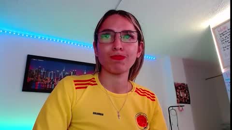 Snapshot of niki_1998 chatting on September 10, 2:45 am Natalia online show from September 10, 2:45 am