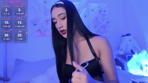 Snapshot of nikibrice chatting on October 22, 7:26 pm online show from October 22, 7:26 pm
