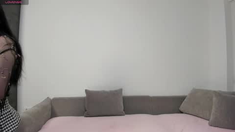 Nicole online show from April 25, 7:54 am