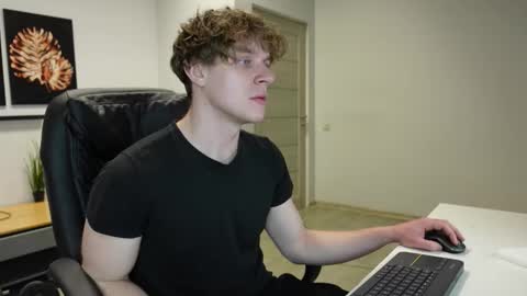 nikki online show from March 13, 6:11 pm