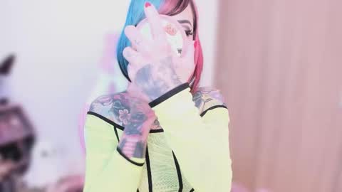 Snapshot of nikkiramone chatting on October 22, 11:39 pm Nikki Ramone online show from October 22, 11:39 pm