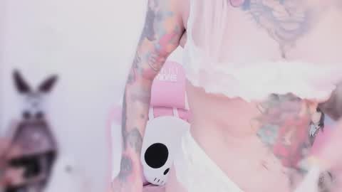 Nikki Ramone   online show from January 13, 11:18 am