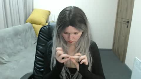 Snapshot of nikkysnow chatting on October 24, 8:26 am nikkysnow online show from October 24, 8:26 am