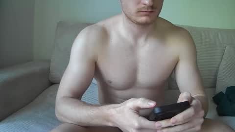 niklas_g online show from April 21, 5:31 pm