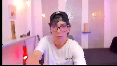 Snapshot of nikolay_gregori chatting on September 9, 4:01 am    online show from September 9, 4:01 am