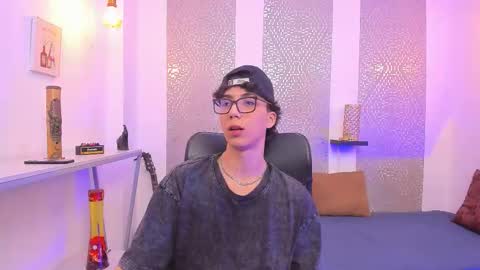 Snapshot of nikolay_gregori chatting on October 14, 4:15 am    online show from October 14, 4:15 am
