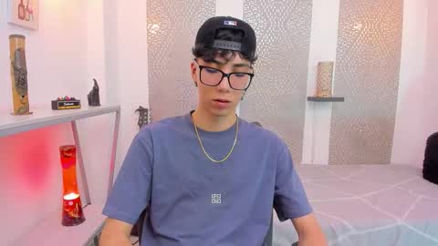 Snapshot of nikolay_gregori chatting on September 15, 4:14 am    online show from September 15, 4:14 am