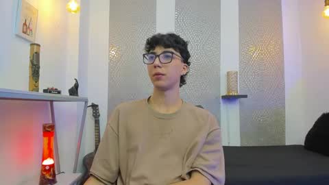 Snapshot of nikolay_gregori chatting on September 18, 4:16 am    online show from September 18, 4:16 am