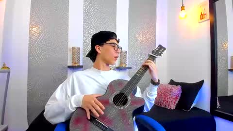 Snapshot of nikolay_gregori chatting on February 20, 7:23 am    online show from February 20, 7:23 am