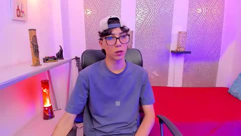 Snapshot of nikolay_gregori chatting on October 7, 4:52 am    online show from October 7, 4:52 am