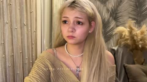 nikoli_naw online show from June 15, 6:33 pm