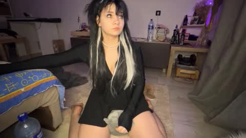 nikoli_naw online show from December 22, 12:17 am