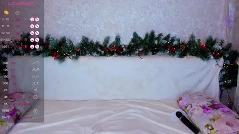 Nina online show from December 14, 3:25 pm