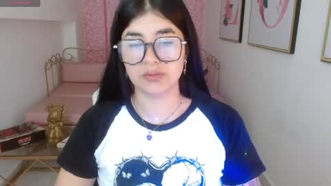 Nina online show from April 6, 1:23 pm