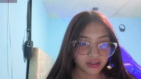 nina_hot59 online show from May 18, 2:43 am