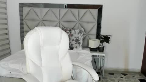  Nina  online show from October 31, 11:38 pm