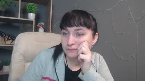 ninaflawlees online show from December 1, 12:47 pm