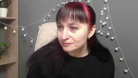 ninaflawlees online show from February 9, 7:23 am