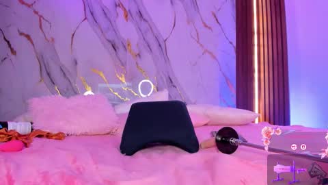 Snapshot of ninalewis244 chatting on October 30, 3:12 pm nina online show from October 30, 3:12 pm