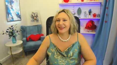 ninastarle online show from February 15, 12:15 pm