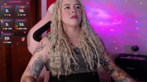 Snapshot of ninaxxstorm chatting on March 2, 1:47 am Nina online show from March 2, 1:47 am