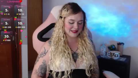 Snapshot of ninaxxstorm chatting on September 24, 1:23 am Nina online show from September 24, 1:23 am