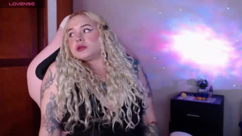 Snapshot of ninaxxstorm chatting on March 5, 3:51 am Nina online show from March 5, 3:51 am