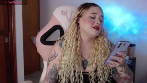 Snapshot of ninaxxstorm chatting on October 8, 2:30 am Nina online show from October 8, 2:30 am