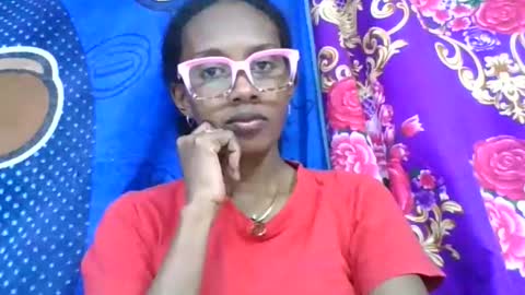 ninie246746 online show from June 3, 7:33 am