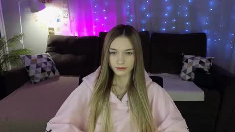 ninny_doll online show from March 7, 1:38 am