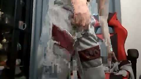 Nippleberry - Liam Smiler online show from January 17, 9:50 pm