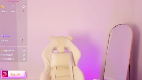 Nicki  online show from June 5, 6:52 am