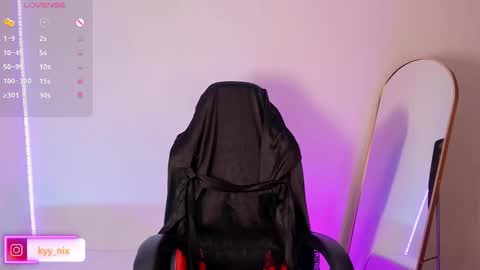 Nicki  online show from October 26, 3:40 am