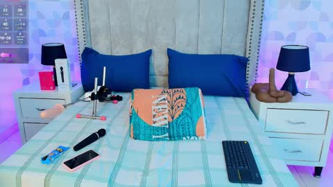 NATHALIA MORENO online show from April 1, 1:01 pm