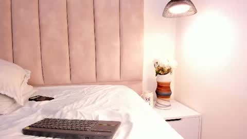 noa_perez_ online show from August 1, 2:29 pm