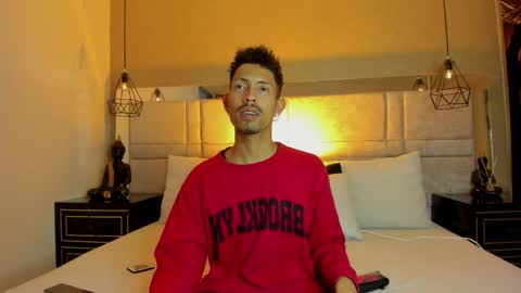 Noah online show from June 1, 1:34 pm
