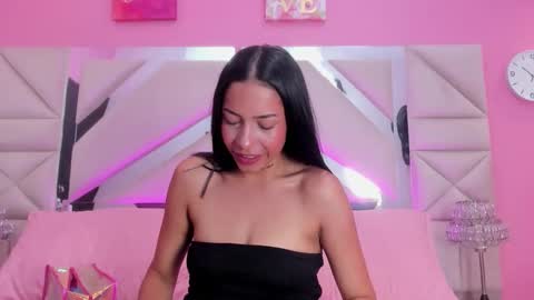 Zoe  online show from April 6, 5:25 pm